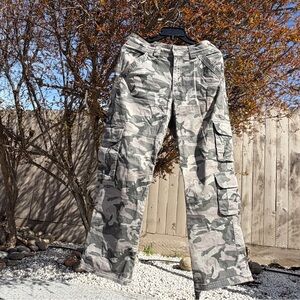 Abercrombie & Fitch Gray Camo Straight-Leg Cargo Pants